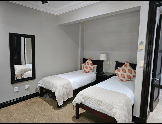 5 BEDROOM HOUSE FOR SALE IN ZIMBALI ESTATE
